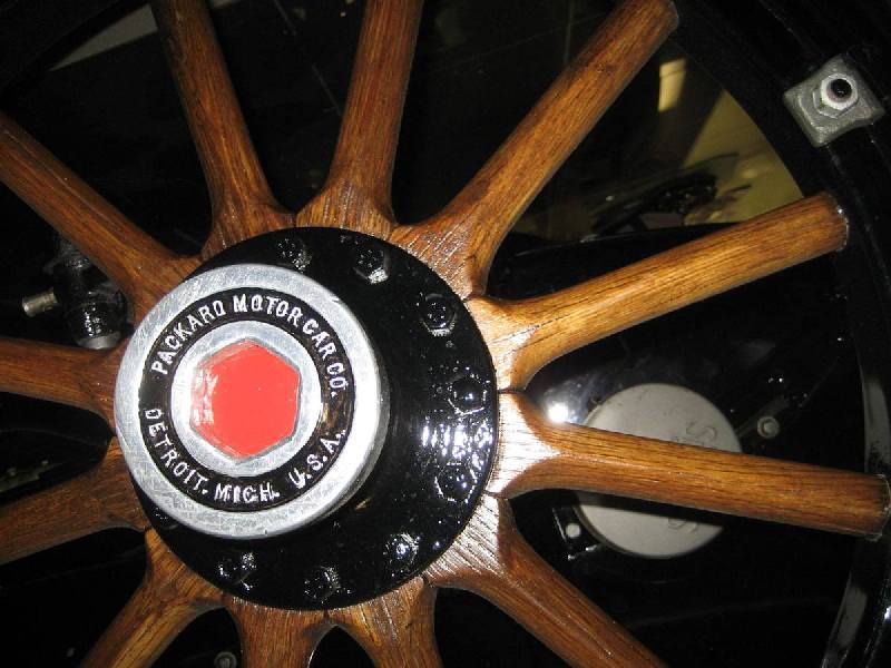 Деревянный диск автомобиля Паккард начала 20-го века