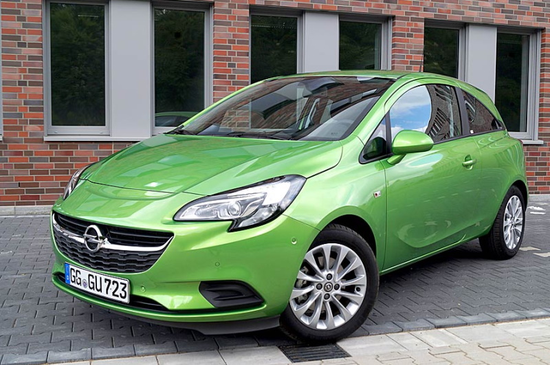 Opel Corsa E 1.0 зеленая